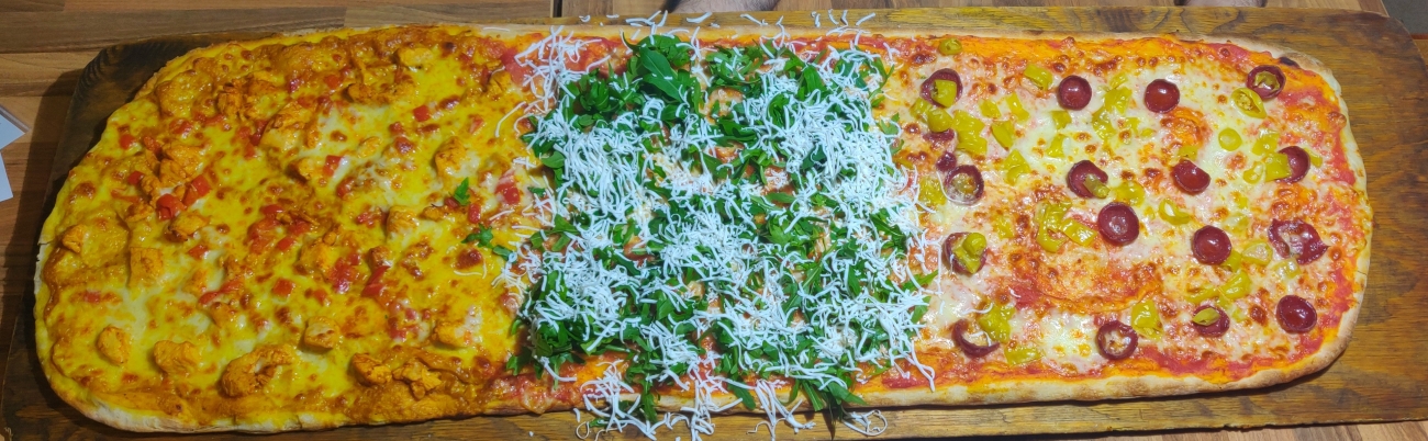 Famillien Pizza  ( bei Anmerkung schreiben Sie welche Sorten  max bis 3 Sorten )